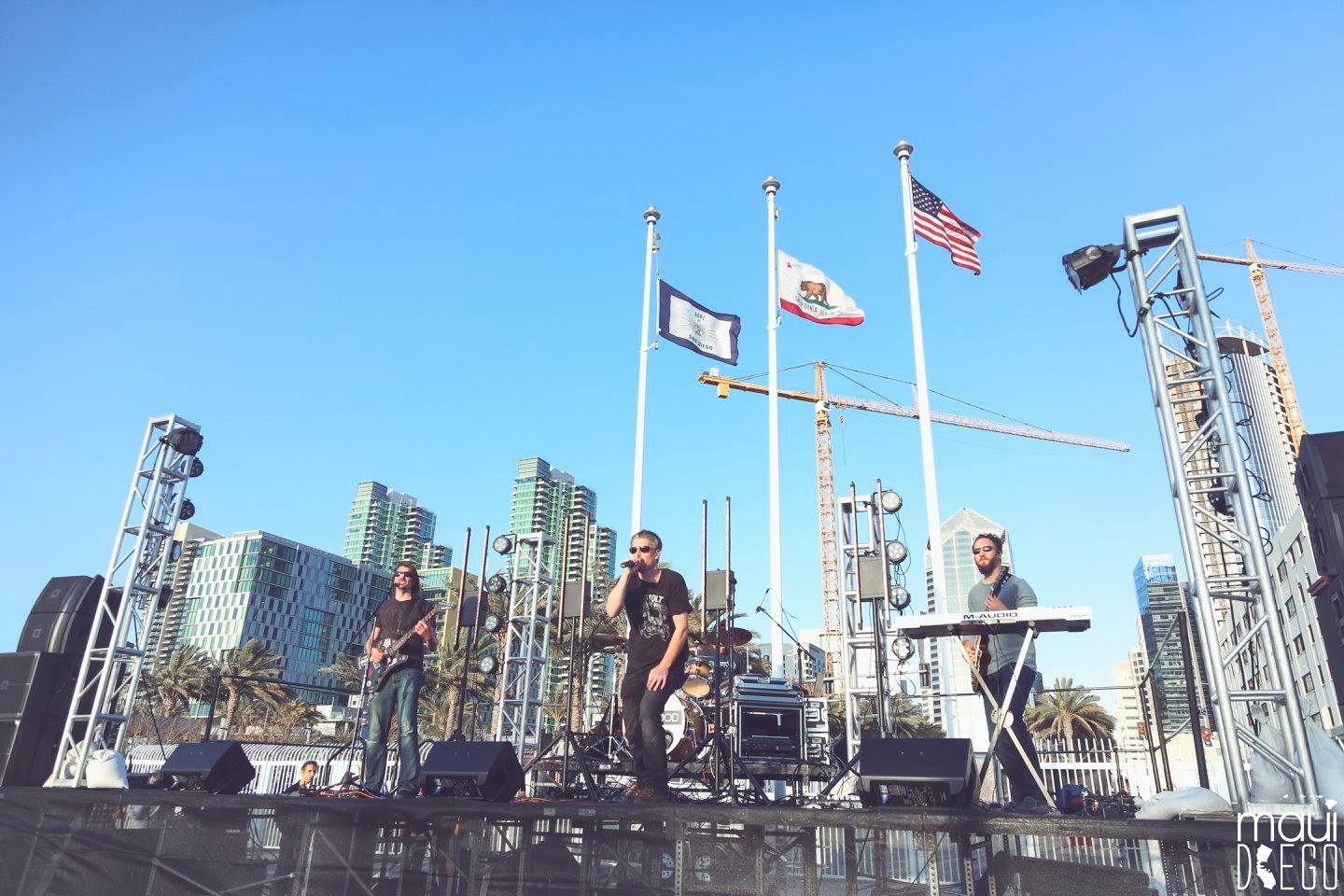 Sinflood at a festival